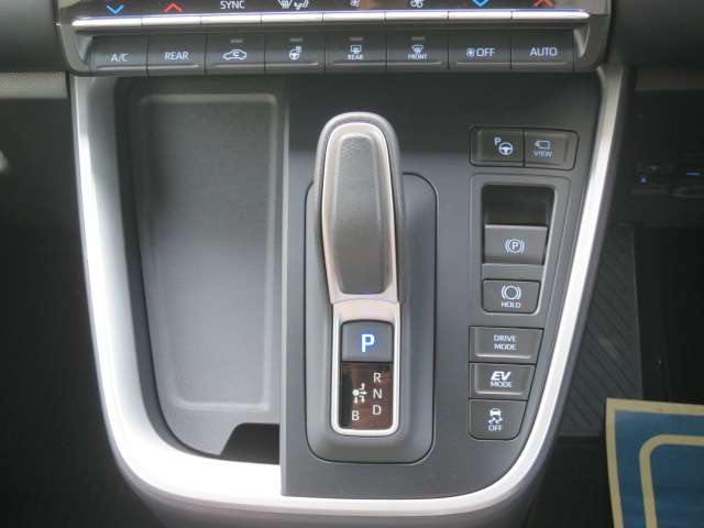 トヨタ ヴォクシー １．８ ハイブリッド Ｓ－Ｚ R6年 (関東) 99