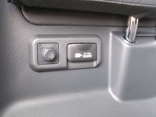 トヨタ ヴォクシー １．８ ハイブリッド Ｓ－Ｚ R6年 (関東) 99