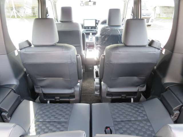 トヨタ ヴォクシー １．８ ハイブリッド Ｓ－Ｚ R6年 (関東) 99