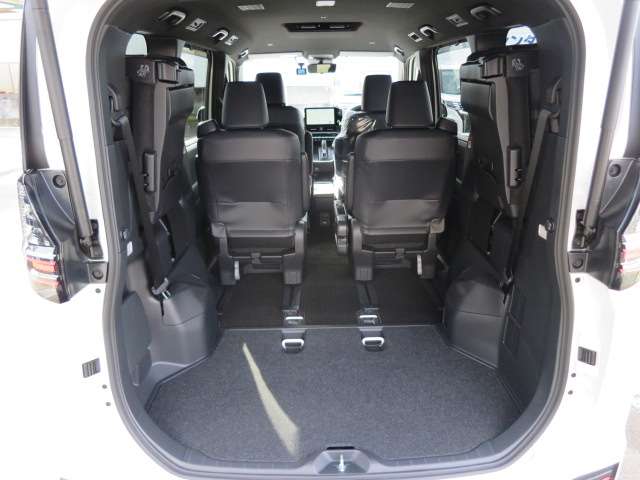 トヨタ ヴォクシー １．８ ハイブリッド Ｓ－Ｚ R6年 (関東) 99