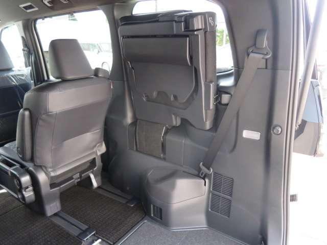 トヨタ ヴォクシー １．８ ハイブリッド Ｓ－Ｚ R6年 (関東) 99