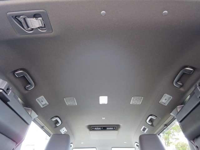 トヨタ ヴォクシー １．８ ハイブリッド Ｓ－Ｚ R6年 (関東) 99