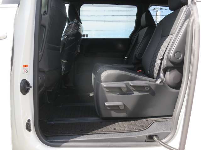 トヨタ ヴォクシー １．８ ハイブリッド Ｓ－Ｚ R6年 (関東) 99