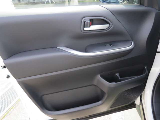 トヨタ ヴォクシー １．８ ハイブリッド Ｓ－Ｚ R6年 (関東) 99