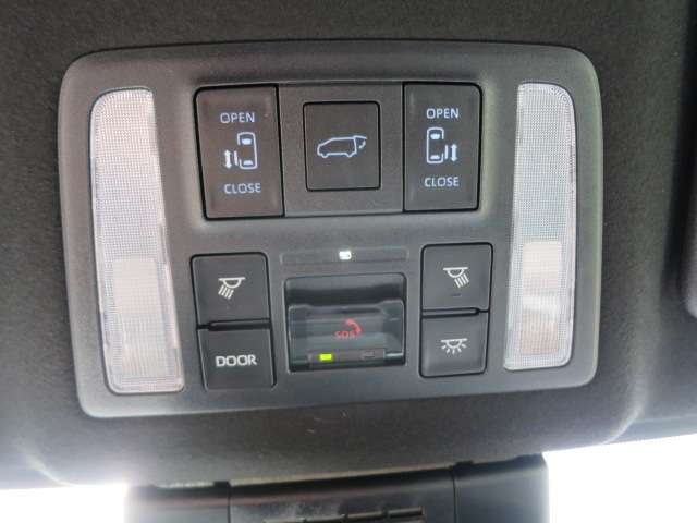 トヨタ ヴォクシー １．８ ハイブリッド Ｓ－Ｚ R6年 (関東) 99