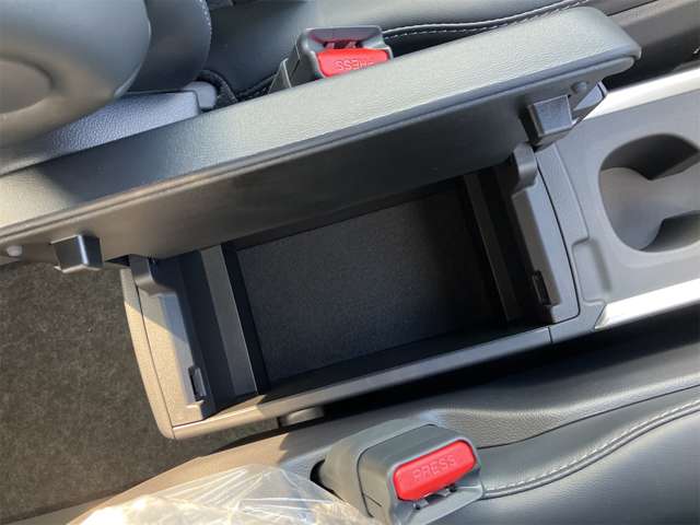 トヨタ ノア １．８ ハイブリッド Ｓ－Ｚ R6年 (東海) 99