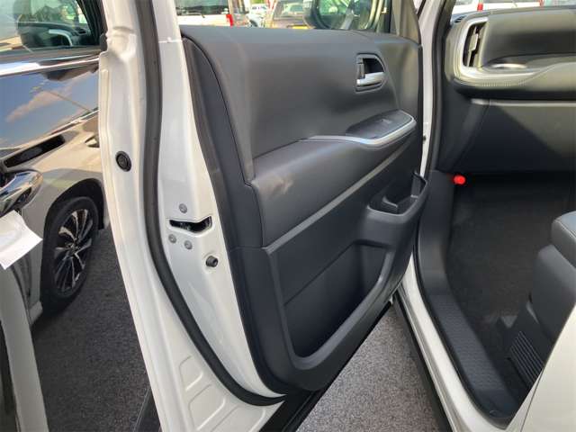 トヨタ ノア １．８ ハイブリッド Ｓ－Ｚ R6年 (東海) 99