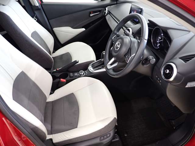 マツダ ＭＡＺＤＡ２ １．５ １５Ｓ ホワイト コンフォート R3年 (関東) 99