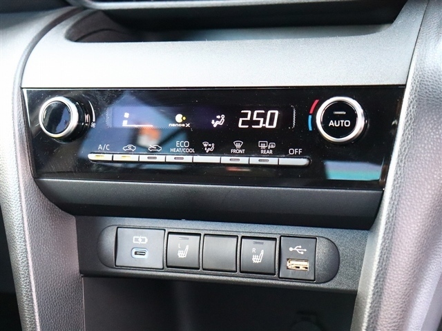 トヨタ ヤリスクロス　ハイブリッド １．５ ハイブリッド ＧＲスポーツ R5年 (関東) 99