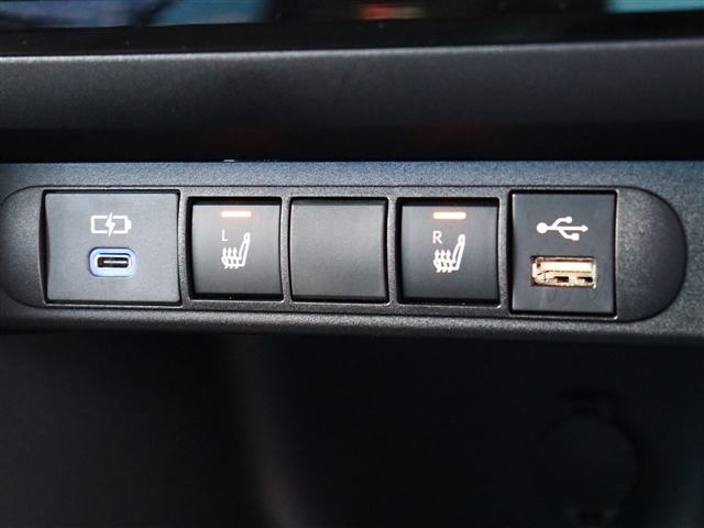 トヨタ ヤリスクロス　ハイブリッド １．５ ハイブリッド ＧＲスポーツ R5年 (関東) 99