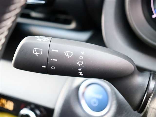 トヨタ ヤリスクロス　ハイブリッド １．５ ハイブリッド ＧＲスポーツ R5年 (関東) 99