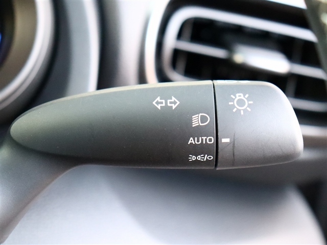 トヨタ ヤリスクロス　ハイブリッド １．５ ハイブリッド ＧＲスポーツ R5年 (関東) 99