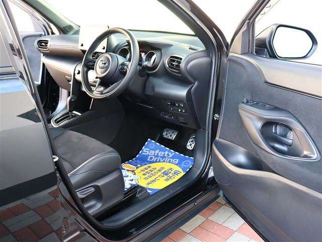 トヨタ ヤリスクロス　ハイブリッド １．５ ハイブリッド ＧＲスポーツ R5年 (関東) 99