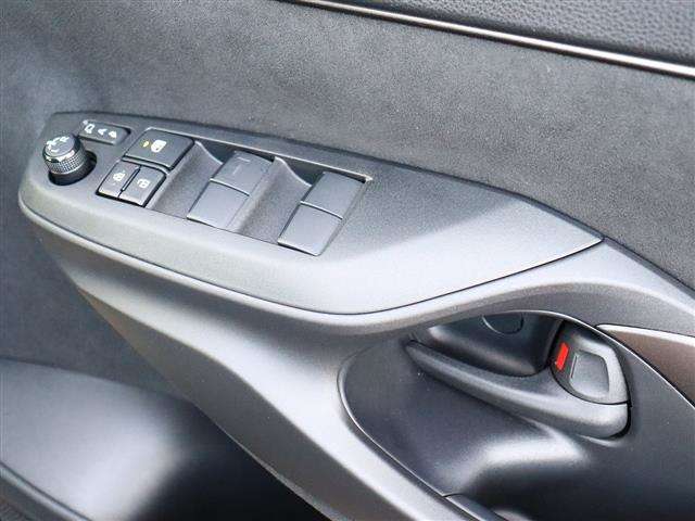 トヨタ ヤリスクロス　ハイブリッド １．５ ハイブリッド ＧＲスポーツ R5年 (関東) 99