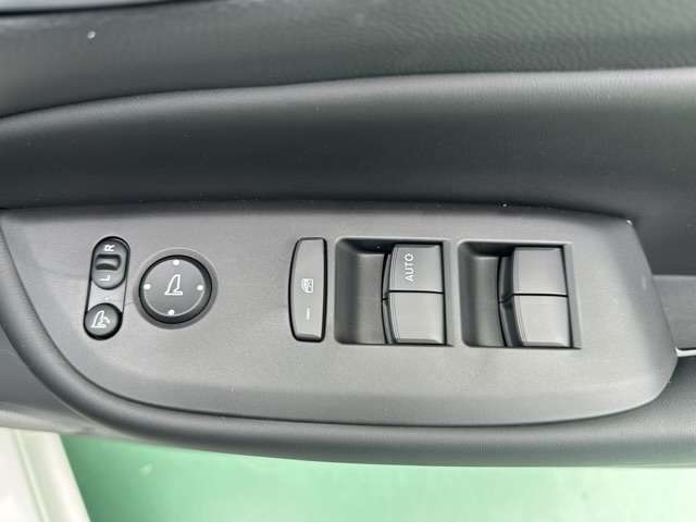 ホンダ フィット　ハイブリッド １．５ Ｅ：ＨＥＶ ホーム R6年 (東海) 99