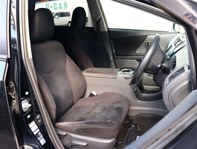 トヨタ プリウスΑ １．８ Ｓ チューン ブラック H26年 (関東) 99