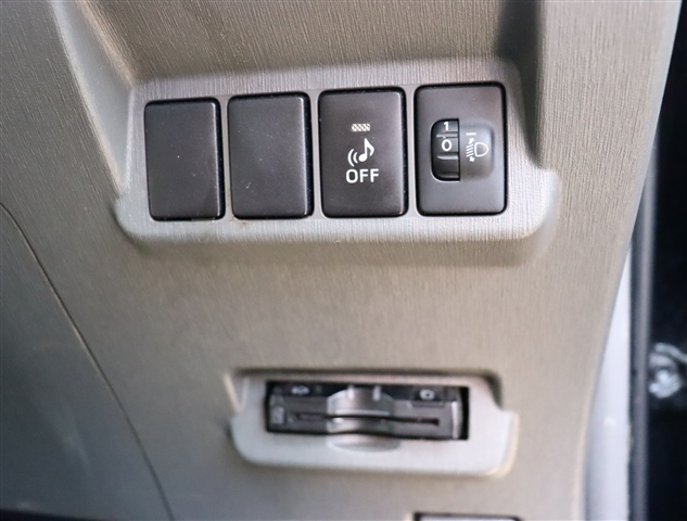 トヨタ プリウスΑ １．８ Ｓ チューン ブラック H26年 (関東) 99