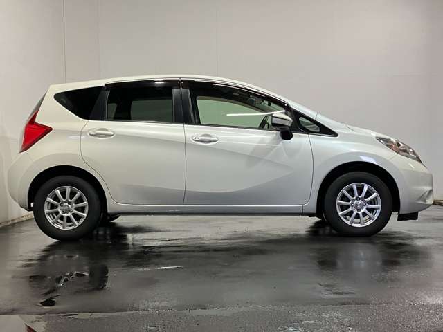 日産 ノート １．２ Ｘ ＦＯＵＲ ４ＷＤ H28年 (北海道) 99