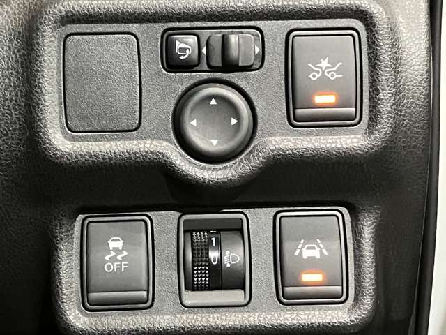 日産 ノート １．２ Ｘ ＦＯＵＲ ４ＷＤ H28年 (北海道) 99