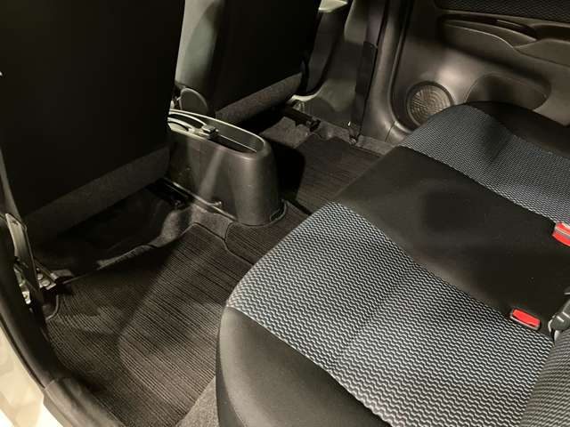 日産 ノート １．２ Ｘ ＦＯＵＲ ４ＷＤ H28年 (北海道) 99