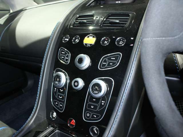アストンマーティン Ｖ１２ヴァンテージ Ｓ スポーツシフトＩＩＩ H28年 (関東) 99