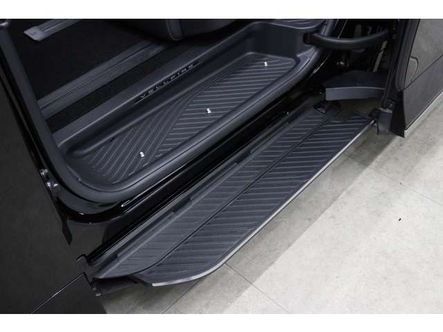 トヨタ ヴェルファイア　ハイブリッド ハイブリッド ２．５ Ｚプレミア Ｅ－ＦＯＵＲ ４ＷＤ R5年 (東海) 99