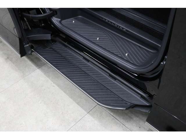 トヨタ ヴェルファイア　ハイブリッド ハイブリッド ２．５ Ｚプレミア Ｅ－ＦＯＵＲ ４ＷＤ R5年 (東海) 99