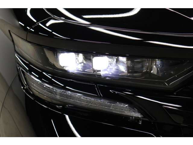 トヨタ ヴェルファイア　ハイブリッド ハイブリッド ２．５ Ｚプレミア Ｅ－ＦＯＵＲ ４ＷＤ R5年 (東海) 99