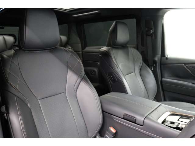 トヨタ ヴェルファイア　ハイブリッド ハイブリッド ２．５ Ｚプレミア Ｅ－ＦＯＵＲ ４ＷＤ R5年 (東海) 99