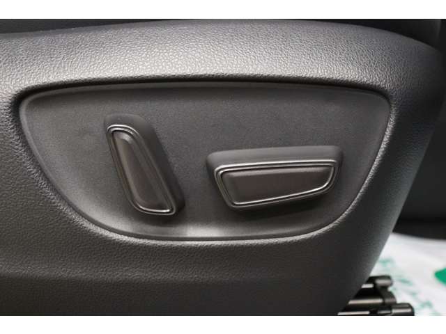 トヨタ ヴェルファイア　ハイブリッド ハイブリッド ２．５ Ｚプレミア Ｅ－ＦＯＵＲ ４ＷＤ R5年 (東海) 99