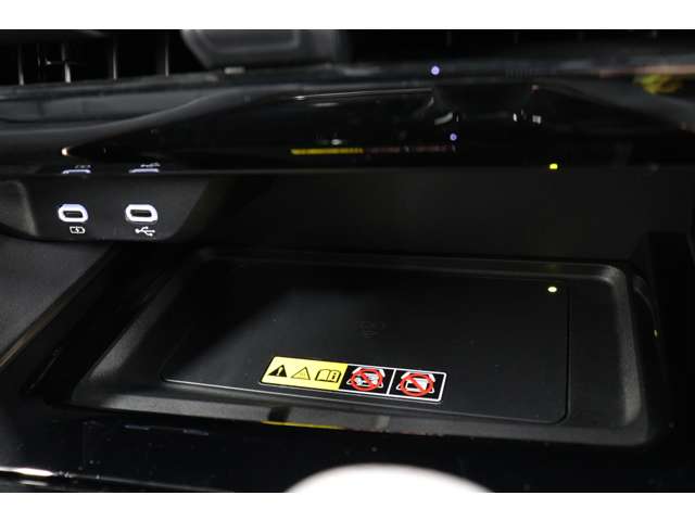 トヨタ ヴェルファイア　ハイブリッド ハイブリッド ２．５ Ｚプレミア Ｅ－ＦＯＵＲ ４ＷＤ R5年 (東海) 99