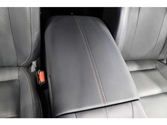 トヨタ ヴェルファイア　ハイブリッド ハイブリッド ２．５ Ｚプレミア Ｅ－ＦＯＵＲ ４ＷＤ R5年 (東海) 99