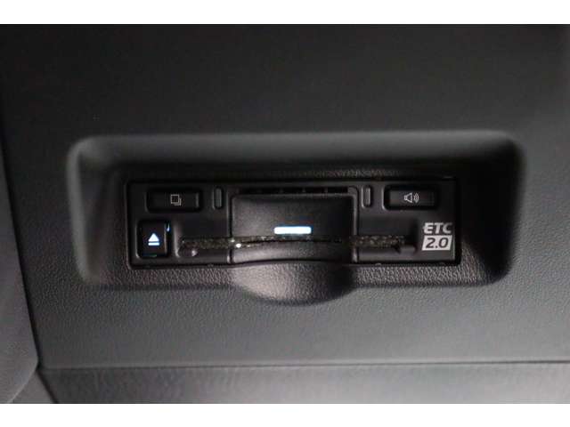 トヨタ ヴェルファイア　ハイブリッド ハイブリッド ２．５ Ｚプレミア Ｅ－ＦＯＵＲ ４ＷＤ R5年 (東海) 99