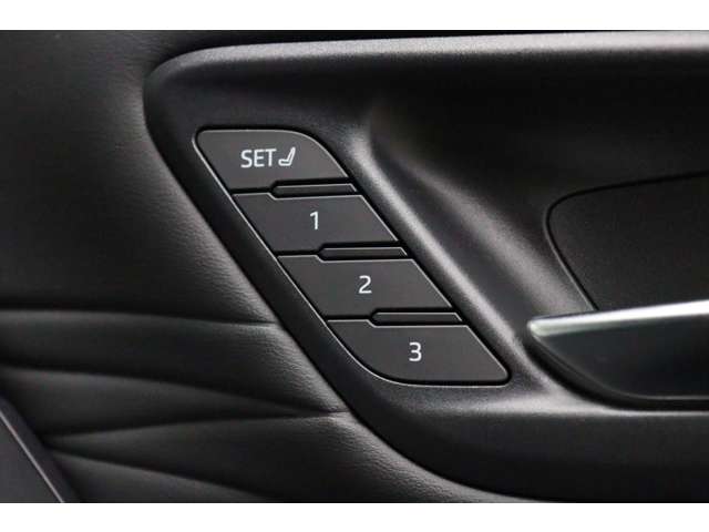 トヨタ ヴェルファイア　ハイブリッド ハイブリッド ２．５ Ｚプレミア Ｅ－ＦＯＵＲ ４ＷＤ R5年 (東海) 99