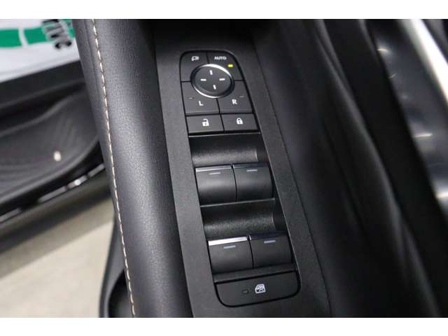 トヨタ ヴェルファイア　ハイブリッド ハイブリッド ２．５ Ｚプレミア Ｅ－ＦＯＵＲ ４ＷＤ R5年 (東海) 99