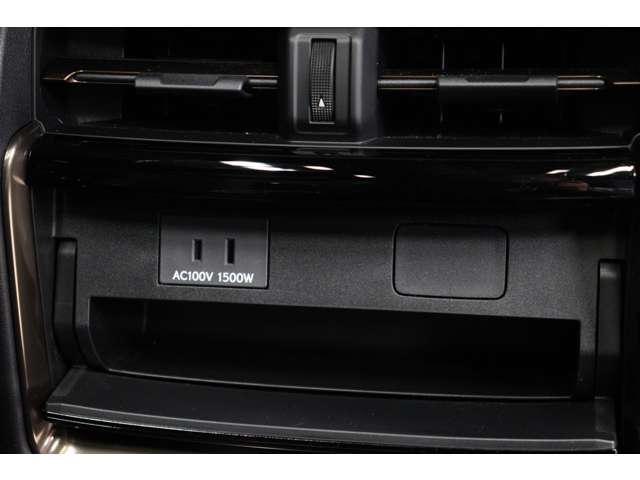 トヨタ ヴェルファイア　ハイブリッド ハイブリッド ２．５ Ｚプレミア Ｅ－ＦＯＵＲ ４ＷＤ R5年 (東海) 99