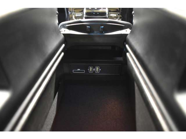 メルセデスベンツ Ｃクラス Ｃ１８０　ローレウスエディション H29年 (関東) 99