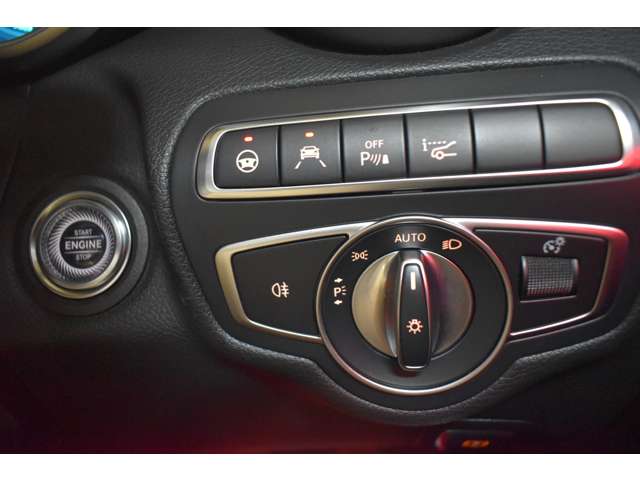 メルセデスベンツ Ｃクラスワゴン Ｃ２００ ローレウス エディション （ＢＳＧ搭載モデル） スポーツプラスパッケージ R2年 (関東) 99