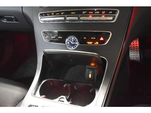 メルセデスベンツ Ｃクラスワゴン Ｃ２００ ローレウス エディション （ＢＳＧ搭載モデル） スポーツプラスパッケージ R2年 (関東) 99