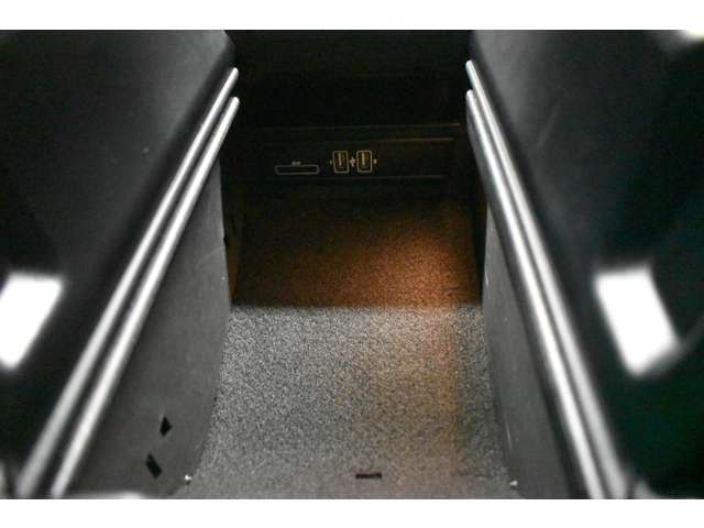 メルセデスベンツ Ｃクラスワゴン Ｃ２００ ローレウス エディション （ＢＳＧ搭載モデル） スポーツプラスパッケージ R2年 (関東) 99