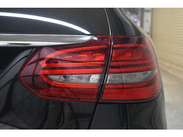 メルセデスベンツ Ｃクラスワゴン Ｃ２００ ローレウス エディション （ＢＳＧ搭載モデル） スポーツプラスパッケージ R2年 (関東) 99