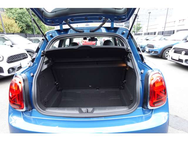 ミニ ミニ クーパー ５ドア プレミアムプラスパッケージ ＤＣＴ R6年 (近畿) 99