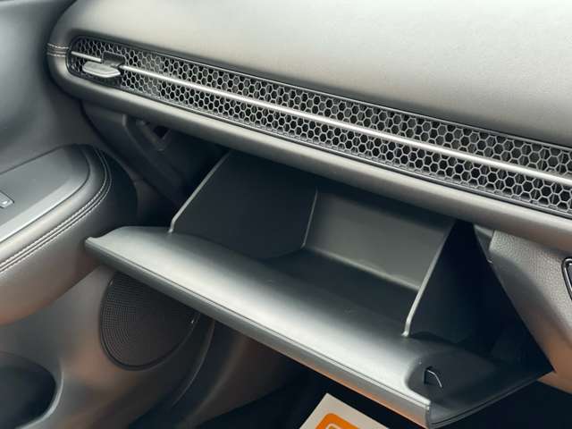 ホンダ ＺＲ－Ｖ ２．０ Ｅ：ＨＥＶ Ｘ R6年 (近畿) 99