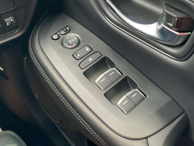 ホンダ ＺＲ－Ｖ ２．０ Ｅ：ＨＥＶ Ｘ R6年 (近畿) 99