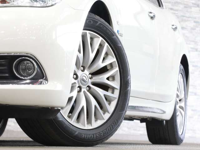 日産 シーマ　ハイブリッド ３．５ ＶＩＰ H24年 (関東) 99