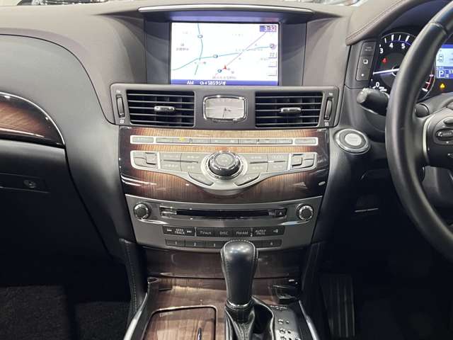 日産 シーマ　ハイブリッド ３．５ ＶＩＰ H24年 (関東) 99