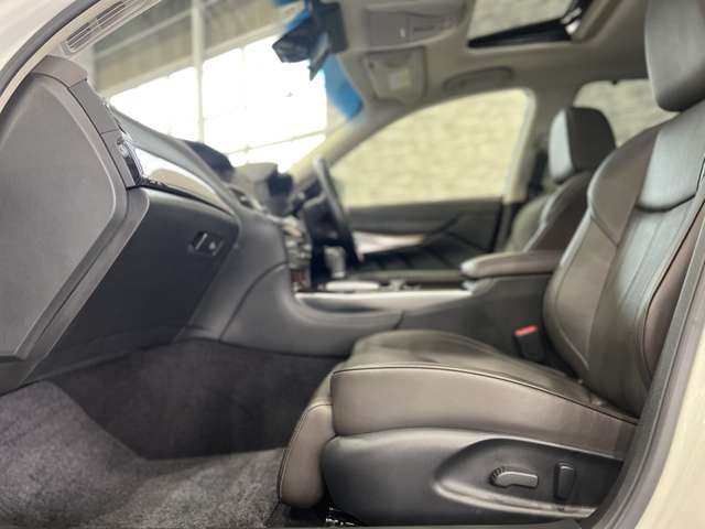 日産 シーマ　ハイブリッド ３．５ ＶＩＰ H24年 (関東) 99