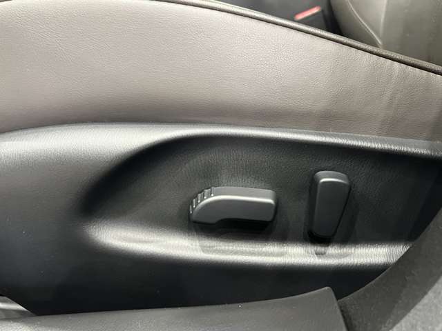 日産 シーマ　ハイブリッド ３．５ ＶＩＰ H24年 (関東) 99