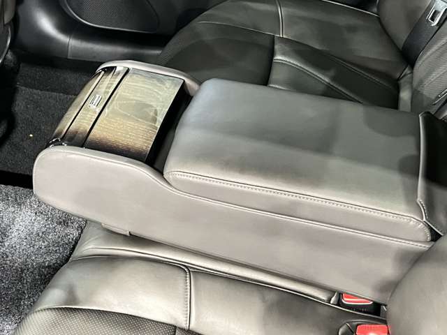 日産 シーマ　ハイブリッド ３．５ ＶＩＰ H24年 (関東) 99