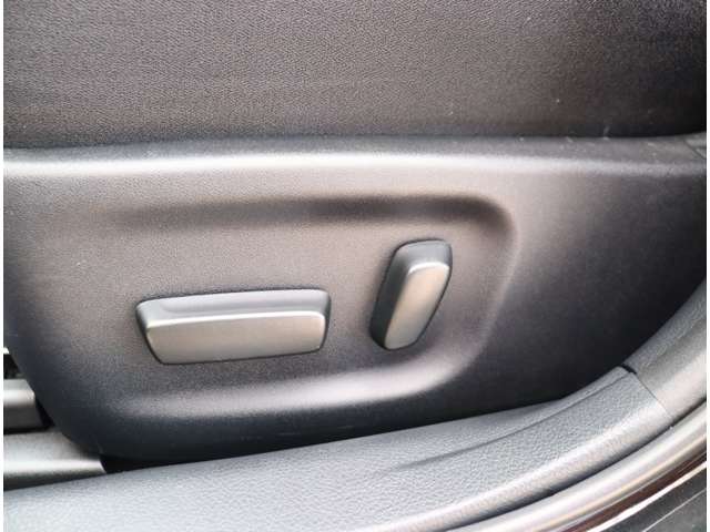 トヨタ クラウン　ハイブリッド ハイブリッド ２．５ Ｓ H25年 (関東) 99